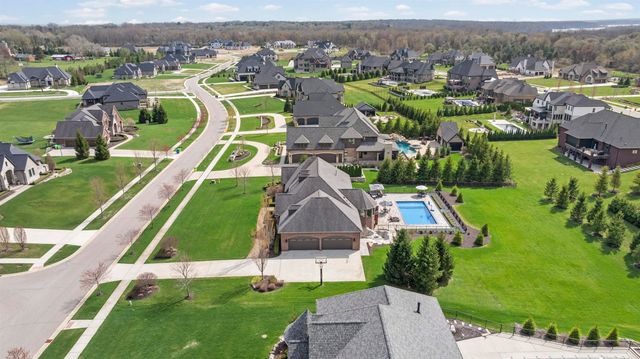61657 Cotswold Drive, Washington Twp, MI 48094