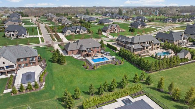 61657 Cotswold Drive, Washington Twp, MI 48094