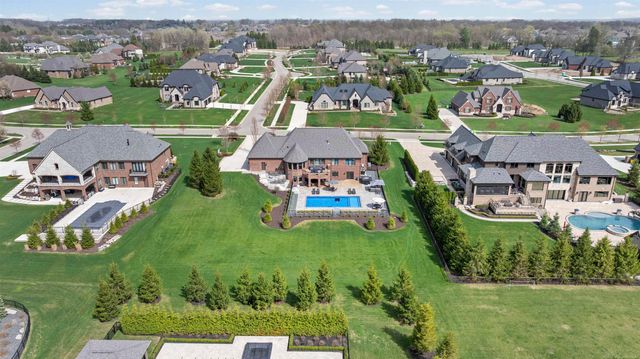 61657 Cotswold Drive, Washington Twp, MI 48094
