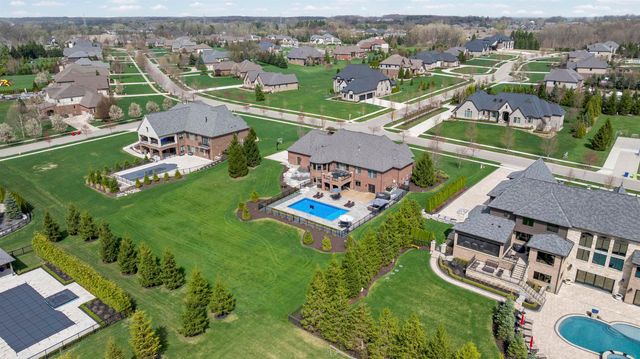 61657 Cotswold Drive, Washington Twp, MI 48094