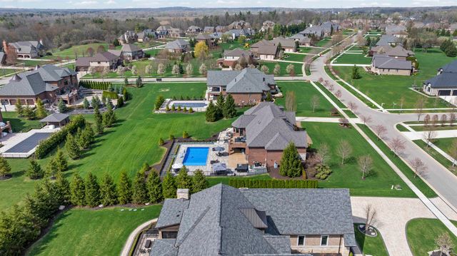 61657 Cotswold Drive, Washington Twp, MI 48094