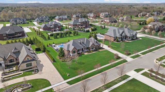 61657 Cotswold Drive, Washington Twp, MI 48094