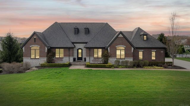 61657 Cotswold Drive, Washington Twp, MI 48094