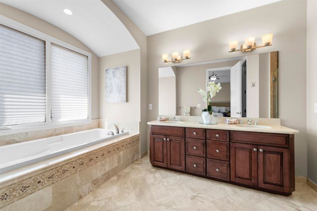 61657 Cotswold Drive, Washington Twp, MI 48094