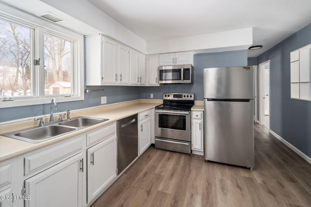 1000 Valentine Drive, Rotterdam, NY 12303