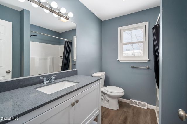 1000 Valentine Drive, Rotterdam, NY 12303