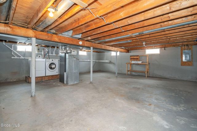 1000 Valentine Drive, Rotterdam, NY 12303