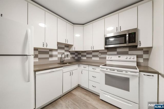 7855 Boulevard East 21K, North Bergen, NJ 07047