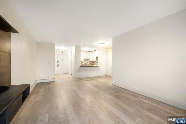 7855 Boulevard East 21K, North Bergen, NJ 07047