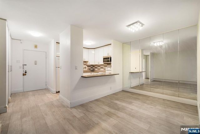 7855 Boulevard East 21K, North Bergen, NJ 07047