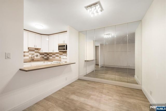 7855 Boulevard East 21K, North Bergen, NJ 07047