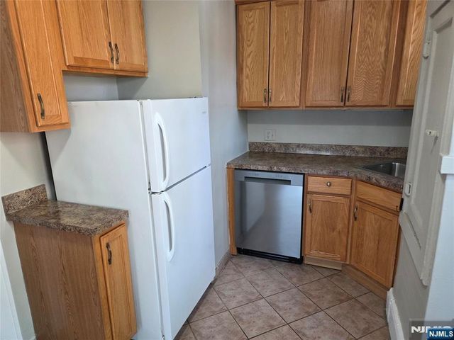 22 Seymour Street 6, Montclair, NJ 07042