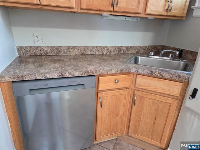 22 Seymour Street 6, Montclair, NJ 07042