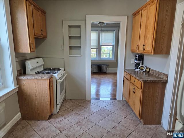 22 Seymour Street 6, Montclair, NJ 07042