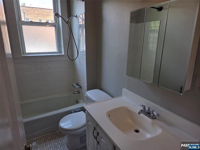 22 Seymour Street 6, Montclair, NJ 07042