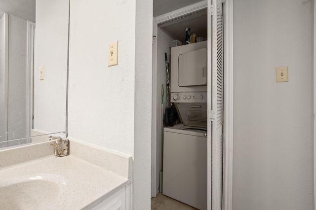 706 W 22nd ST 206, Austin, TX 78705