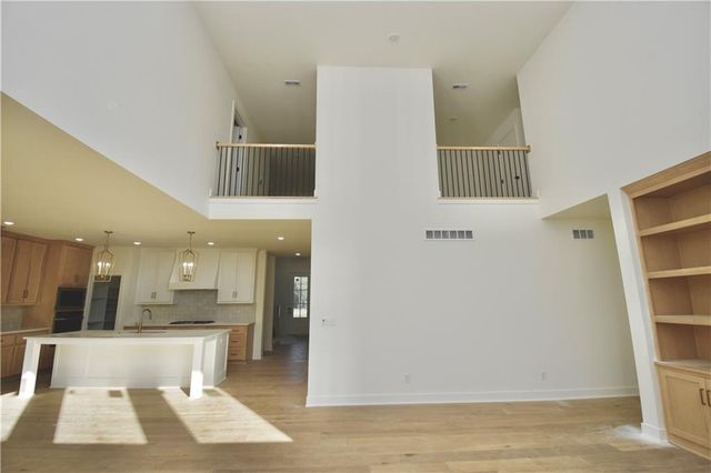 7636 N Booth Avenue, Kansas City, MO 64158