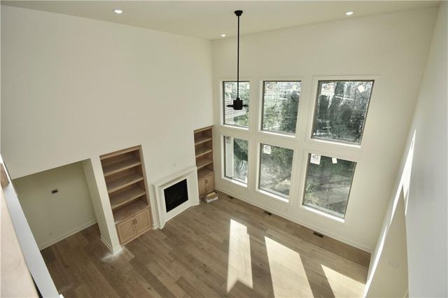 7636 N Booth Avenue, Kansas City, MO 64158