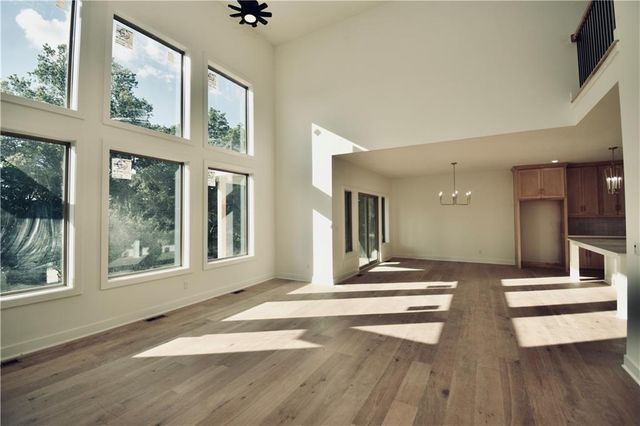 7636 N Booth Avenue, Kansas City, MO 64158
