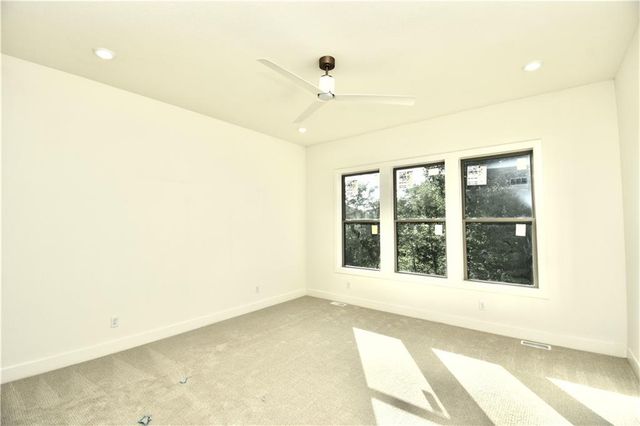 7636 N Booth Avenue, Kansas City, MO 64158