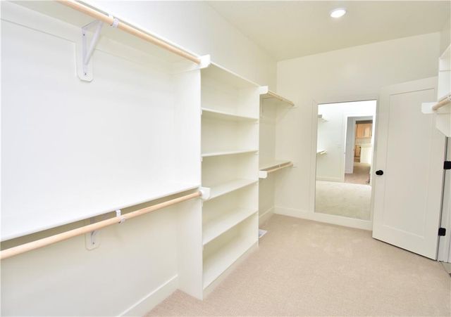 7636 N Booth Avenue, Kansas City, MO 64158