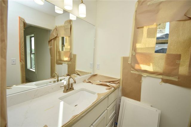 7636 N Booth Avenue, Kansas City, MO 64158