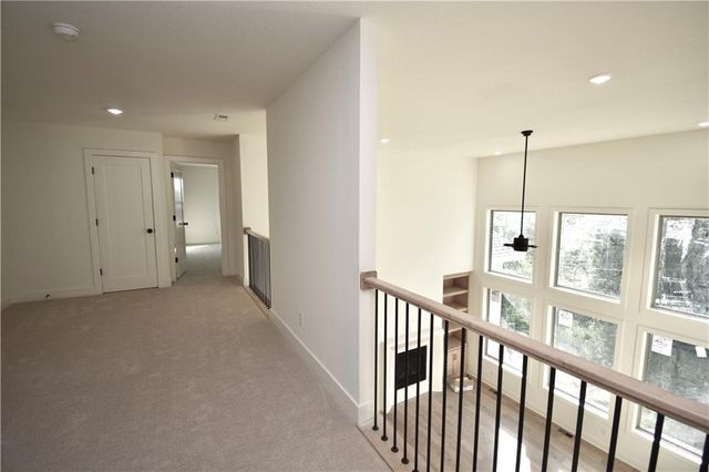 7636 N Booth Avenue, Kansas City, MO 64158