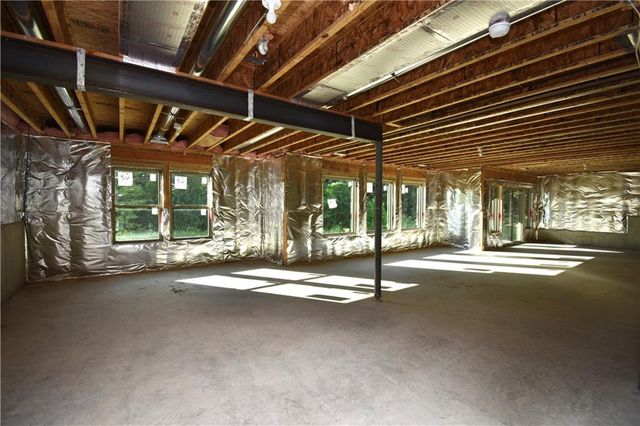 7636 N Booth Avenue, Kansas City, MO 64158