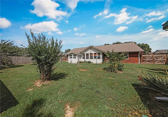 2102 K Street, Rogers, AR 72758
