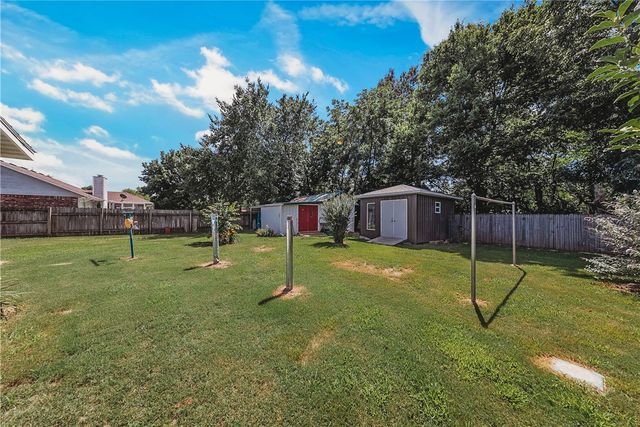 2102 K Street, Rogers, AR 72758