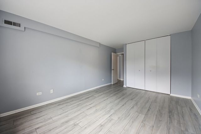 2515 E Olive Street 1E, Arlington Heights, IL 60004