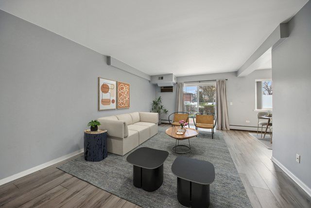 2515 E Olive Street 1E, Arlington Heights, IL 60004