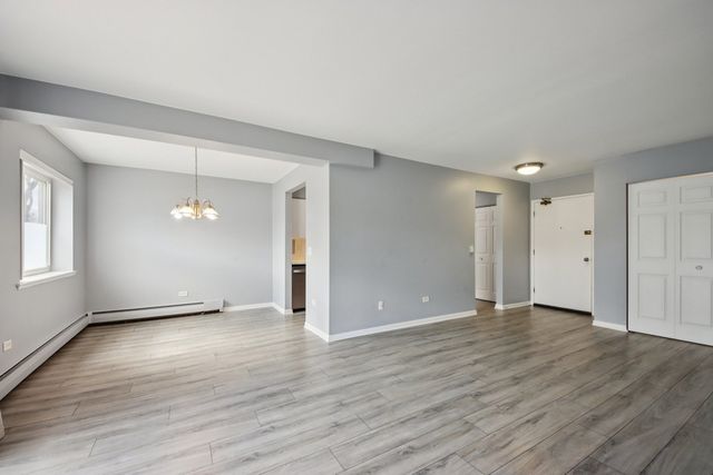 2515 E Olive Street 1E, Arlington Heights, IL 60004