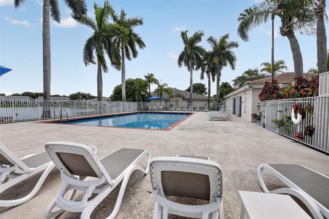 4902 SW 31st Terrace, Dania Beach, FL 33312