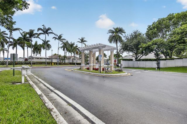 4902 SW 31st Terrace, Dania Beach, FL 33312