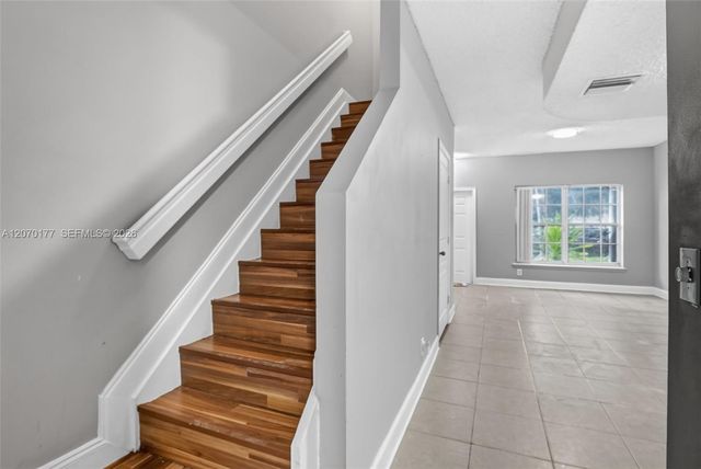 4902 SW 31st Terrace, Dania Beach, FL 33312