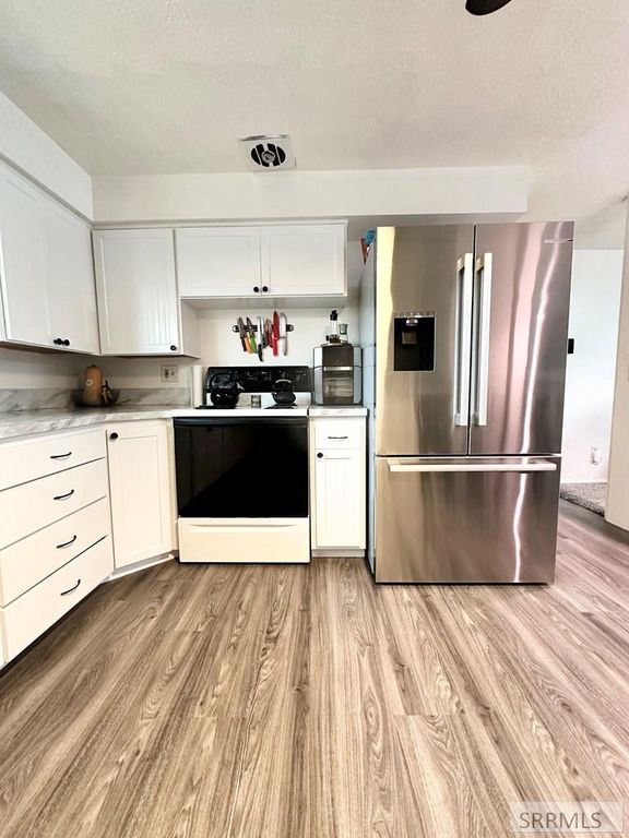 Image 13 of property listing at 1820 S Falcon Drive, Ammon, ID 83406