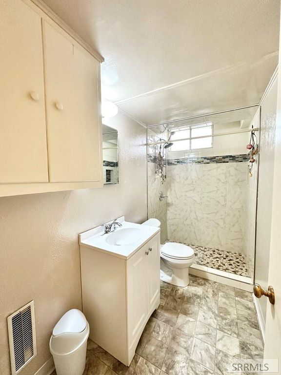 Image 20 of property listing at 1820 S Falcon Drive, Ammon, ID 83406