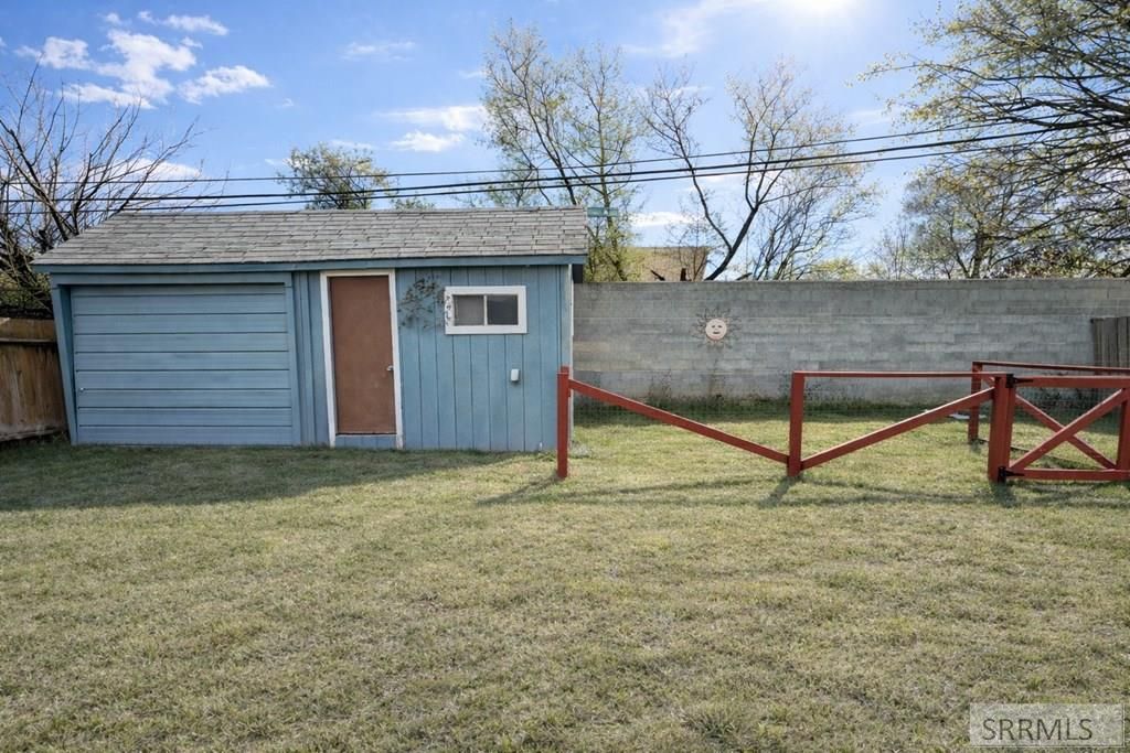 Image 26 of property listing at 1820 S Falcon Drive, Ammon, ID 83406