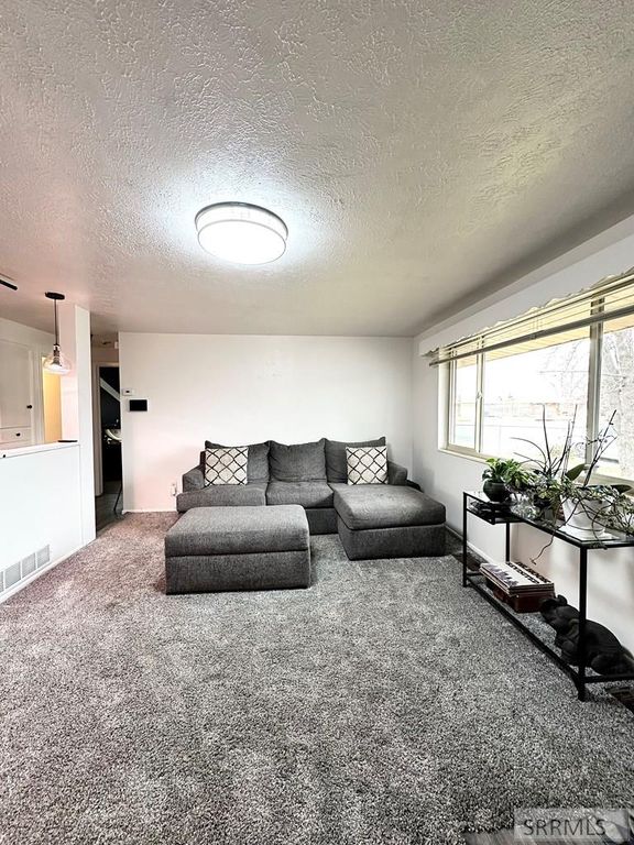 Image 4 of property listing at 1820 S Falcon Drive, Ammon, ID 83406