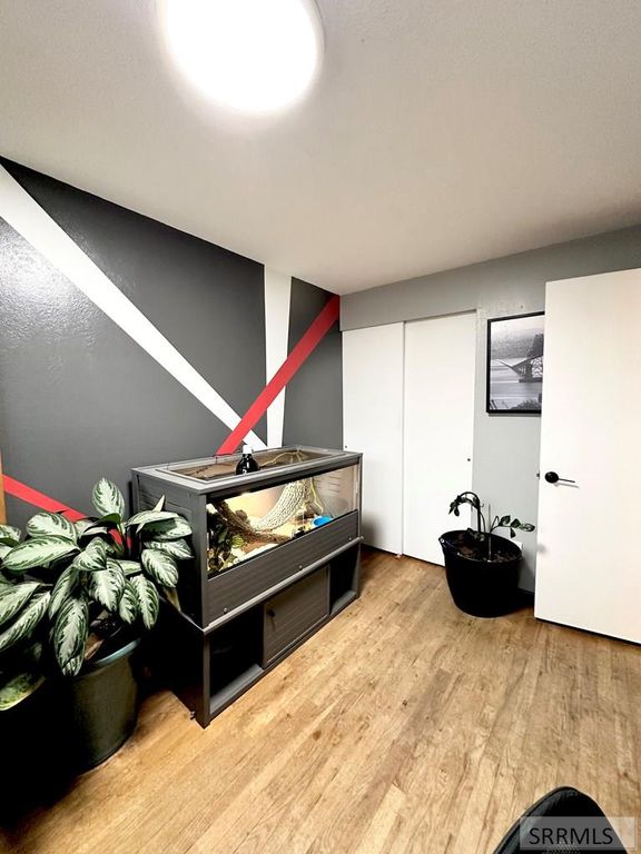 Image 9 of property listing at 1820 S Falcon Drive, Ammon, ID 83406