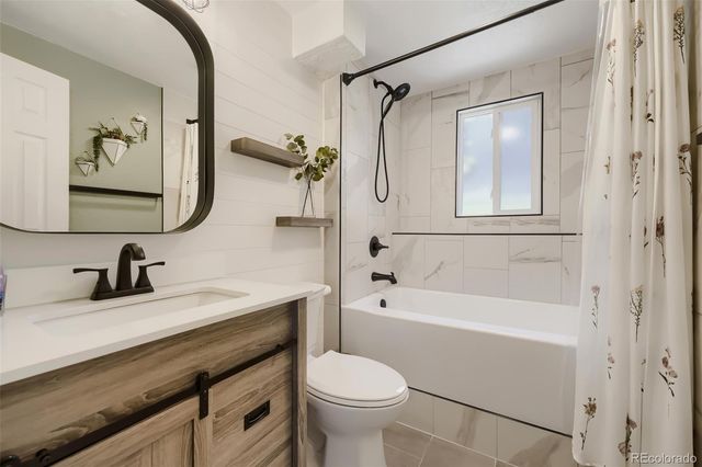 6221 S Ash Circle W, Centennial, CO 80121