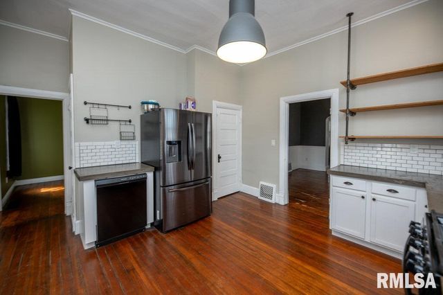 322 PARK Avenue, Pekin, IL 61554