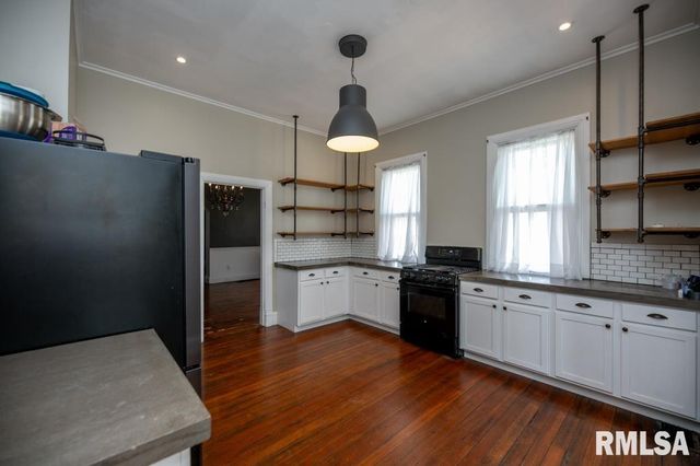 322 PARK Avenue, Pekin, IL 61554