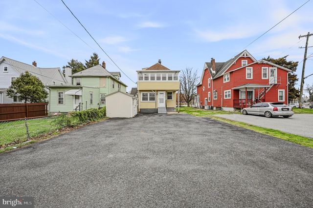 205 N MARYLAND AVE, Wilmington, DE 19804