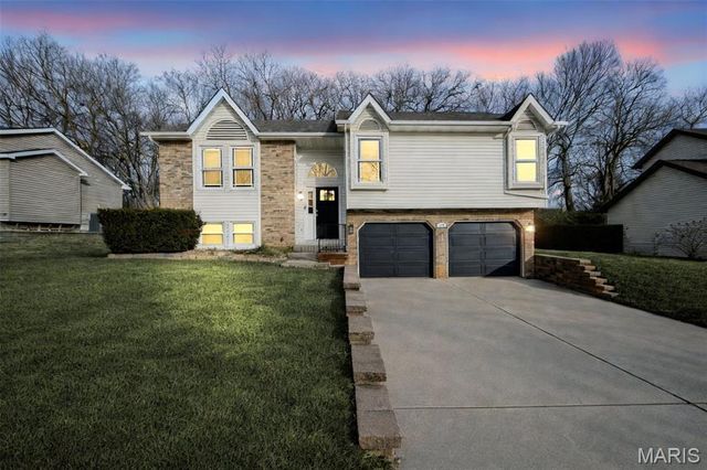 124 Timber Run Court, Collinsville, IL 62234