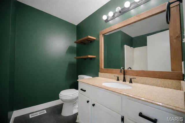 124 Timber Run Court, Collinsville, IL 62234