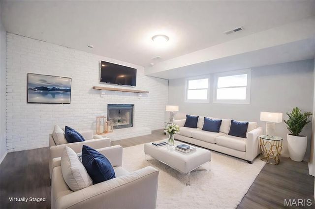 124 Timber Run Court, Collinsville, IL 62234