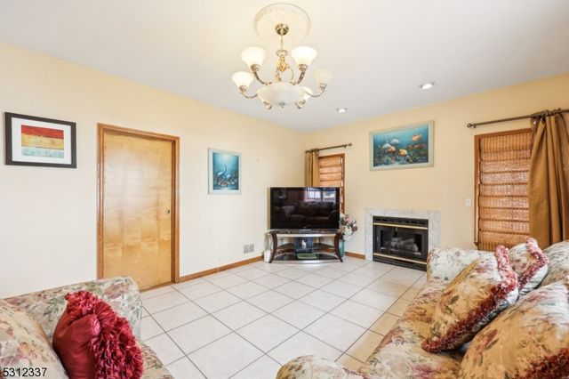 937 Roosevelt Ave, Union Twp., NJ 07083