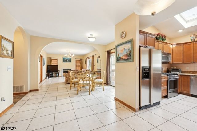 937 Roosevelt Ave, Union Twp., NJ 07083